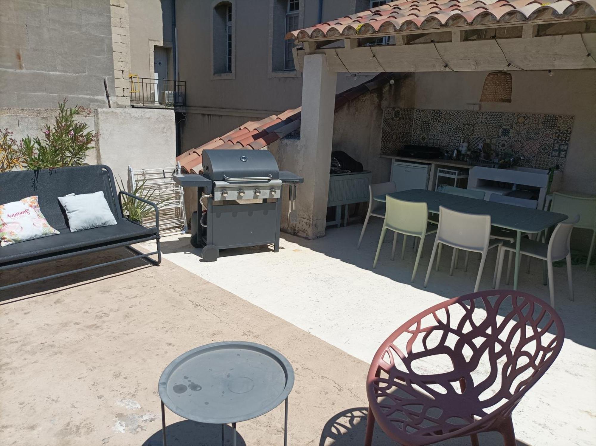 Maison Intra Muros, Terrasses Avec Vue Jaccuzzi Et Garage Avignon Phòng bức ảnh